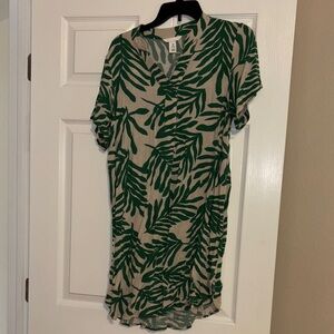 H&M Green and Cream Leaf Pattern dress
